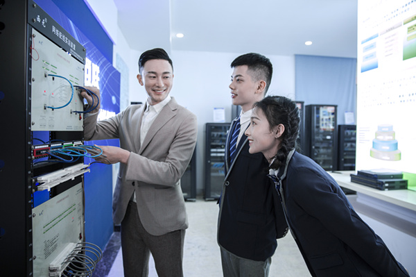 学好互联网技术 <a href=http://njxh.cn target=_blank class=infotextkey>高中</a>生也能找好工作 学好互联网技术 <a href=http://njxh.cn target=_blank class=infotextkey>高中</a>生也能找好工作